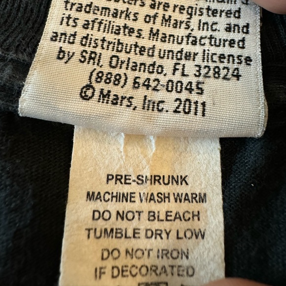 Vintage 2011 M&Ms Red M&M black graphic tshirt - Picture 11 of 16